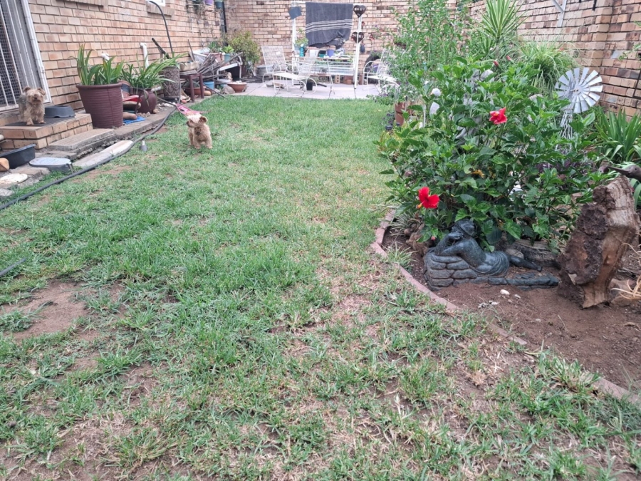 2 Bedroom Property for Sale in Wilkoppies North West